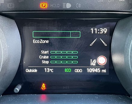 Toyota Yaris 1.5 Yaris Design HEV CVT 5dr 26