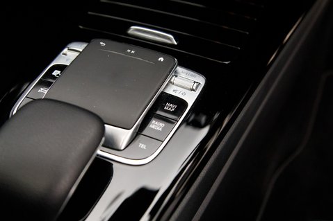 Mercedes-Benz CLA Class CLA 220 AMG LINE PREMIUM PLUS 40