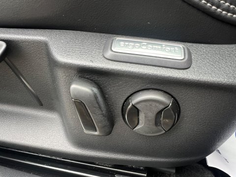 Volkswagen Passat R-LINE TDI 4MOTION DSG 45