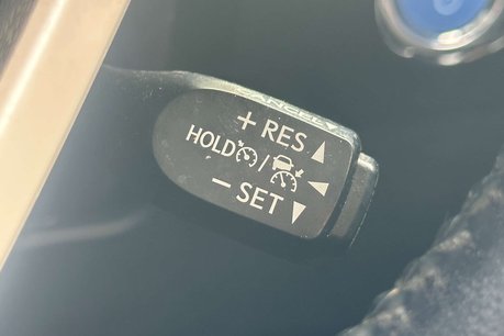 Toyota Prius 1.8 VVT 8.8kWh Excel Hatchback 5dr Petrol Plug-in Hybrid CVT Euro 6 (s/s) ( 32