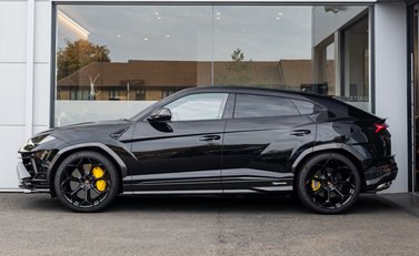 Lamborghini Urus PERFORMANTE 3