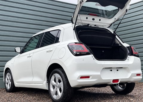 Suzuki Swift 1.2 Mild Hybrid Motion  17