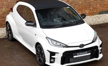 Toyota GR Yaris Circuit Pack 8