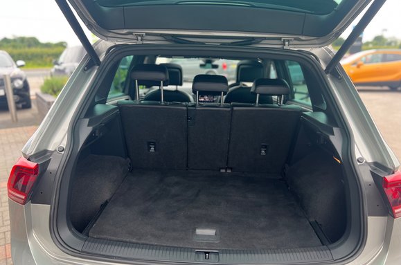 Volkswagen Tiguan R-LINE TECH 2.0 TDI 4MOTION DSG AUTO 33