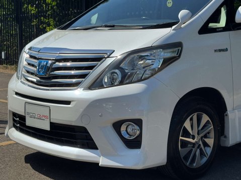 Toyota Alphard Hybrid 30