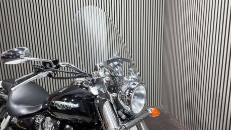 Triumph Bonneville 2013 ONLY 13K 1 OWNER LONG MOT MID-WEIGHT CRUISER BIKE 865CC 41