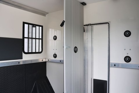 Renault Master BRAND NEW 3.5 TON STALLION BUILD EXTREME HEAVY DUTY HORSEBOX FROM SEEKER  42