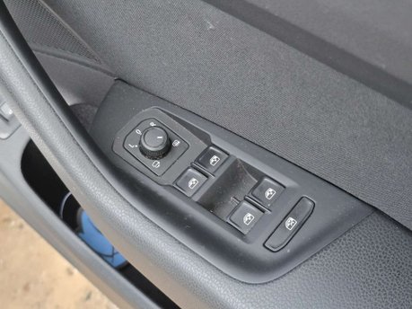 Volkswagen Passat 2.0 TDI SE Business Estate 5dr Diesel DSG Euro 6 (s/s) (150 ps) 28