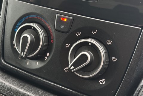 Peugeot Boxer 165ps BlueHDi 335 Drop & Go Low Floor Traffic Management - Toolbox 15