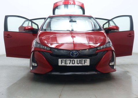 Toyota Prius 1.8 VVT 8.8kWh Business Edition Plus Hatchback 5dr Petrol Plug-in Hybrid CV 55