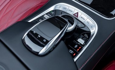 Mercedes-Benz S63 AMG Cabriolet 29