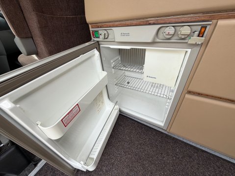 Auto-Sleepers Trident 2 / 4 BERTH LOW MILEAGE HIGH TOP 18