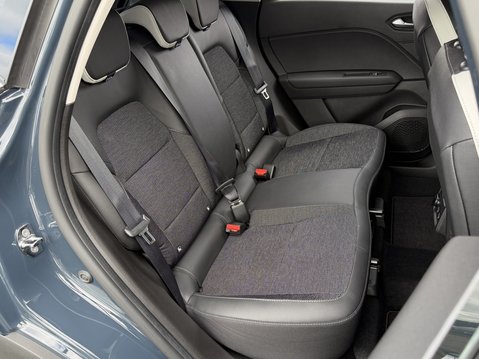 Renault Captur 1.0 TCE 90 Iconic 5dr 37