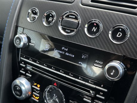 Aston Martin Vantage S V12 73