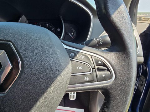 Renault Megane 1.2 TCe Iconic Sport Tourer Euro 6 (s/s) 5dr 25