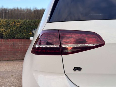 Volkswagen Golf 2.0 Golf R DSG 4WD 5dr 16