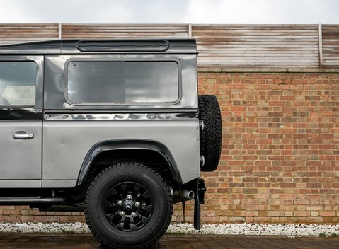 Land Rover Defender 90 Autobiography Edition 25