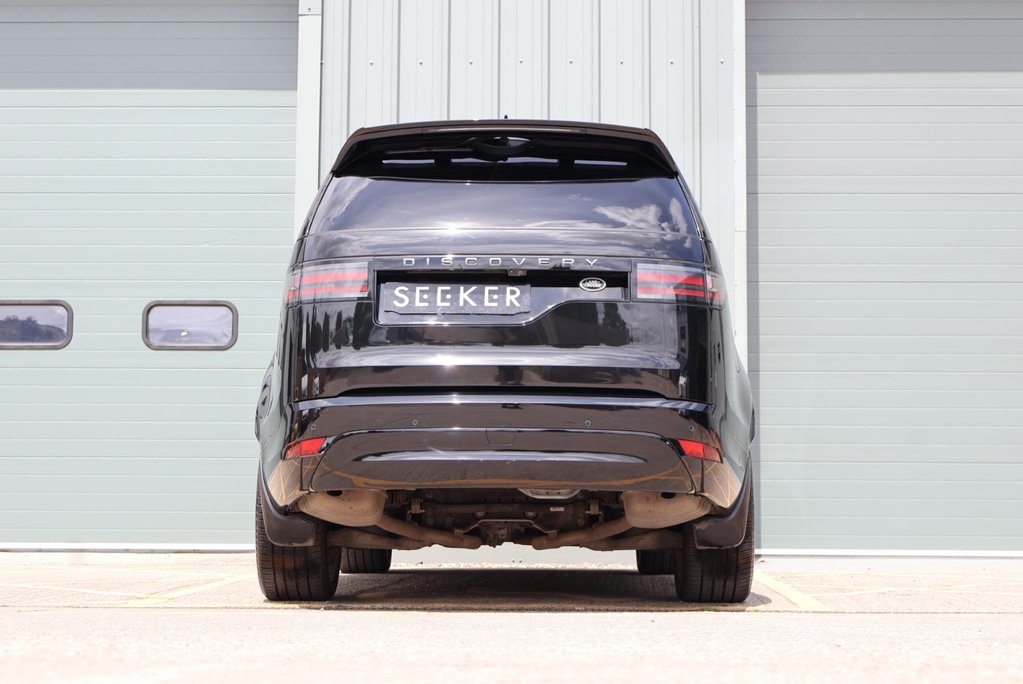 Land Rover Discovery 2023 R-DYNAMIC SE MHEV rear seat conversion deployable side steps  5