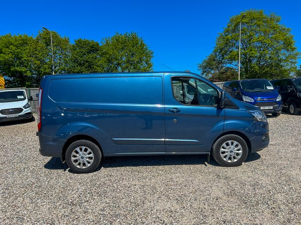 Ford Transit Custom SWB (SOLD) L1H1 Low Roof Limited 300 Air Con Alloys Sensors EURO 6 NO VAT 5