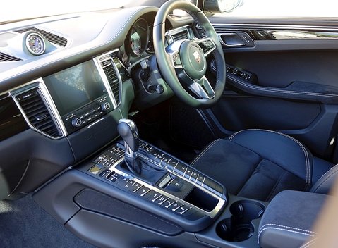 Porsche Macan GTS 19