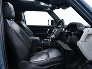 Land Rover Defender 3.0 D250 MHEV X-Dynamic SE SUV 3dr Diesel Auto 4WD Euro 6 (s/s) (250 ps) 8