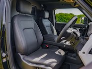 Land Rover Defender D250 X-Dynamic HSE Hard Top Obsidian 11