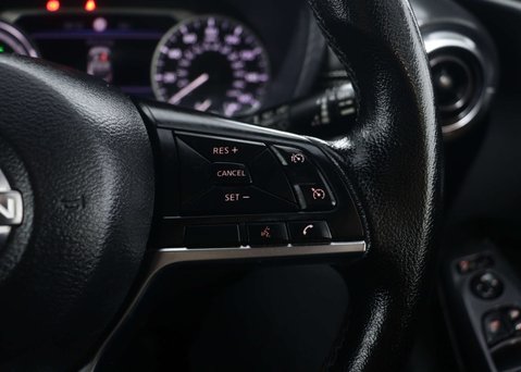 Nissan Juke 1.6 Juke N-Connecta HEV CVT 5dr 32