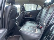 Jaguar XF 2.2d Portfolio Saloon 4dr Diesel Auto Euro 5 (s/s) (200 ps) 38