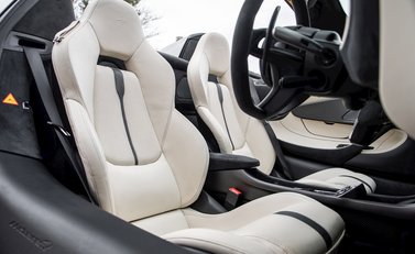 McLaren 570S Spider 16