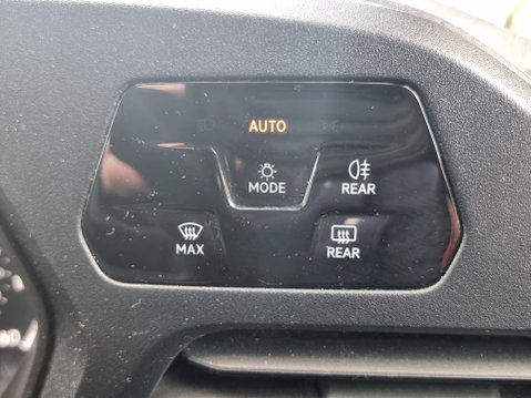 Volkswagen Caddy Maxi C20 TDI COMMERCE 30