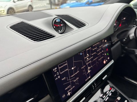 Porsche Cayenne V6 PLATINUM EDITION 37