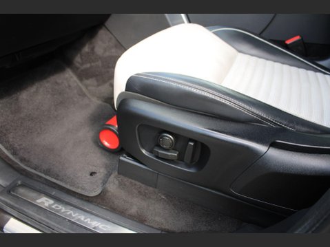 Land Rover Discovery R-DYNAMIC HSE MHEV 11