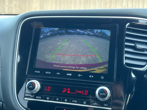 Mitsubishi Outlander PHEV DYNAMIC 22