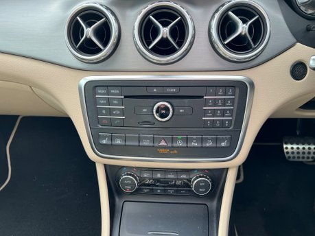 Mercedes-Benz GLA Class 2.0 GLA250 AMG Line PREMIUM PLUS SUV 5dr Petrol 7G-DCT 4MATIC Euro 6(211ps) 22