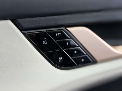 Porsche Taycan Performance 79.2kWh 4S Saloon 4dr Electric Auto 4WD (530 ps) 43