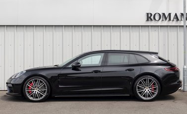 Porsche Panamera Turbo Sport Turismo 2