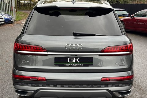 Audi Q7 TDI QUATTRO S LINE MHEV - ONE LADY OWNER  9
