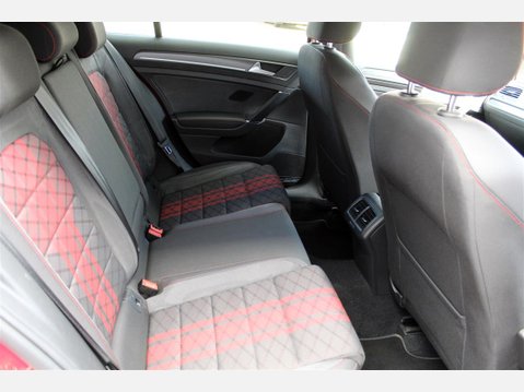 Volkswagen Golf GTI TCR DSG 10