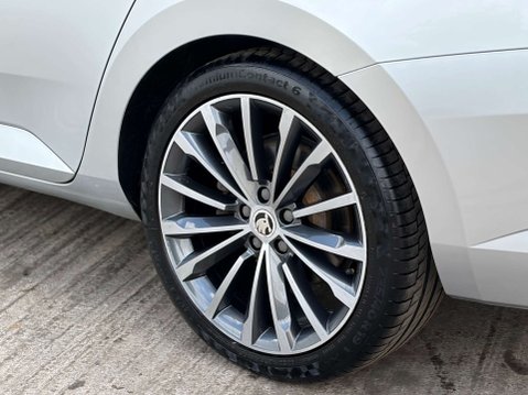 Skoda Superb 2.0 Superb Laurin & Klement TSi Semi-Auto 5dr 43
