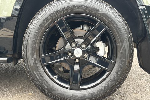 Land Rover Defender 110 D250 Hard Top SE MHEV - Deployable Towbar 37