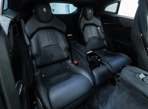 Ferrari Purosangue 18