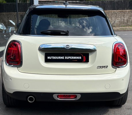 Mini Hatch Cooper 1.5 Petrol Manual Exclusive Comfort+ Nav 5 door - DEPOSIT TAKEN 8