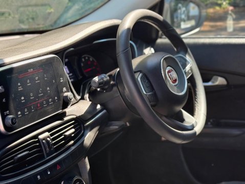Fiat Tipo 1.4 MPI Lounge Euro 6 5dr 10