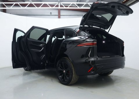 Jaguar F-Pace 2.0 P400e 17.1kWh R-Dynamic Black SUV 5dr Petrol Plug-in Hybrid Auto AWD Eu 59