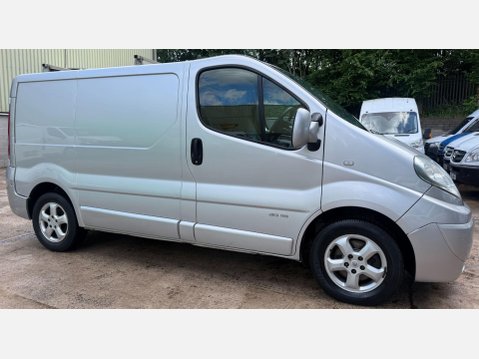 Renault Trafic 2.0 dCi SL27 Sport Panel Van 3dr Diesel Manual L1 H1 (198 g/km, 115 bhp) 17