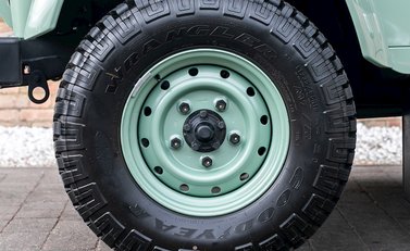 Land Rover Defender 90 Heritage Hard Top 10