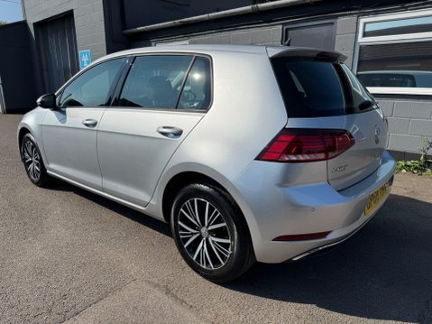 Volkswagen Golf SE TSI 25