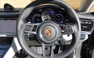 Porsche Panamera Turbo S E-Hybrid 16