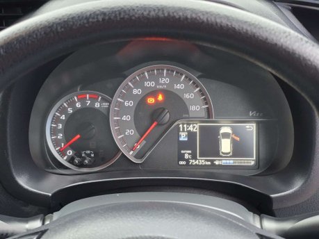 Toyota Yaris 1.33 Dual VVT-i Design Hatchback 5dr Petrol Multidrive S Euro 6 (99 ps) 31