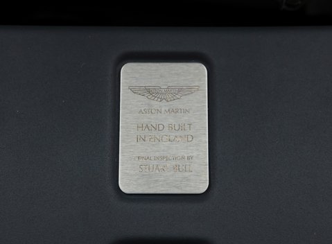 Aston Martin V12 Vantage S 39